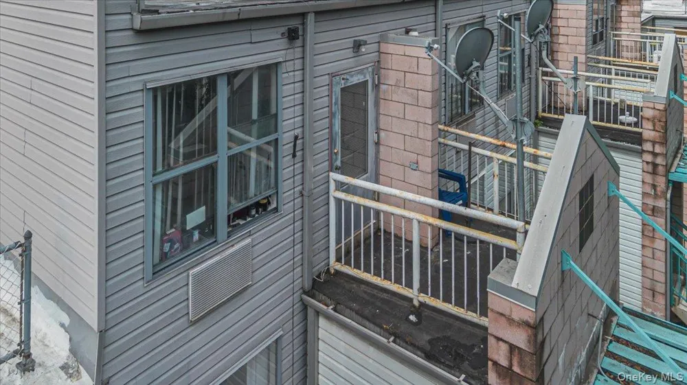 521 E 156th Street #C Bronx, NY 10455
