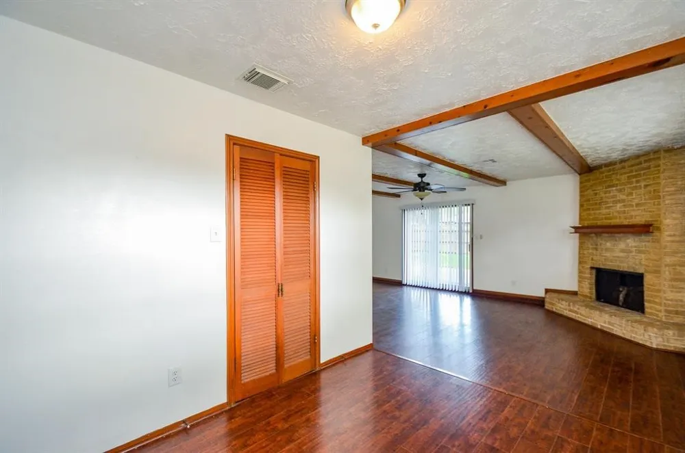 4802 Lost Oak Drive Spring, TX 77388