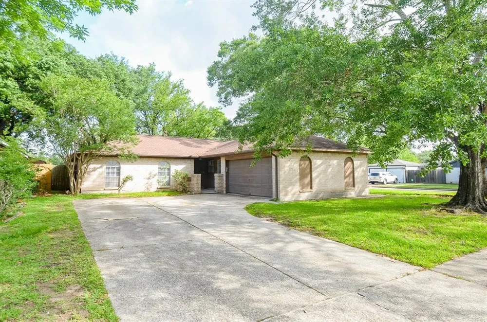 4802 Lost Oak Drive Spring, TX 77388