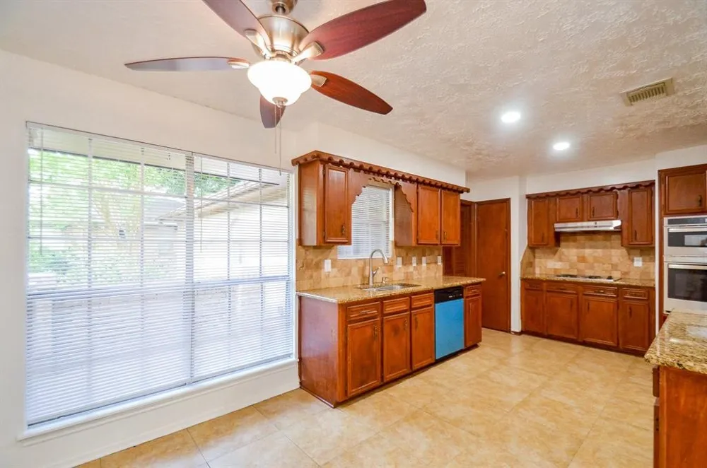 4802 Lost Oak Drive Spring, TX 77388