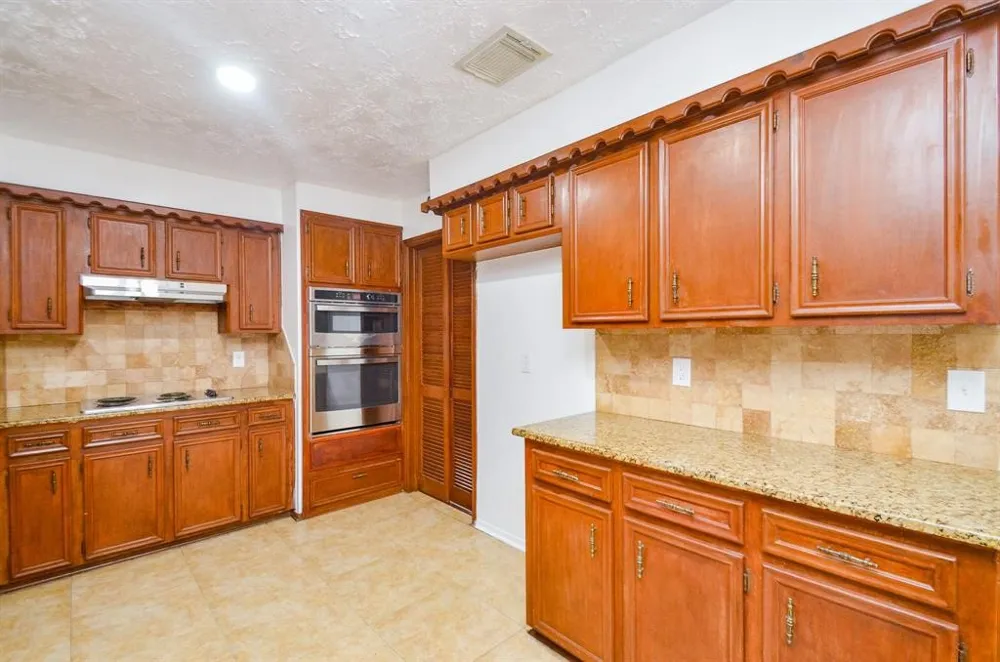 4802 Lost Oak Drive Spring, TX 77388