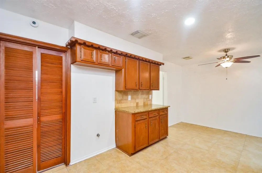 4802 Lost Oak Drive Spring, TX 77388