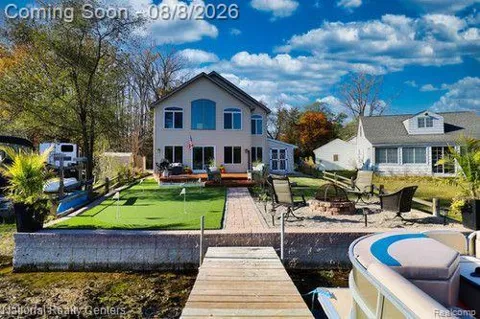 8819 Lagoon