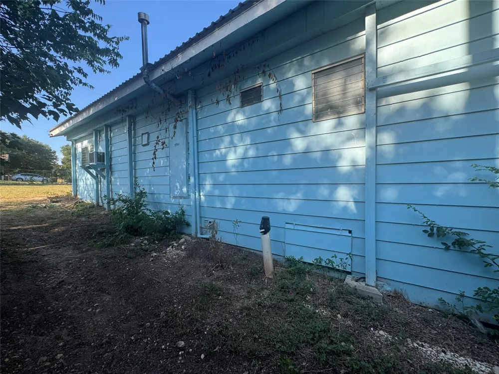 443 CR 1768 Clifton, TX 76634