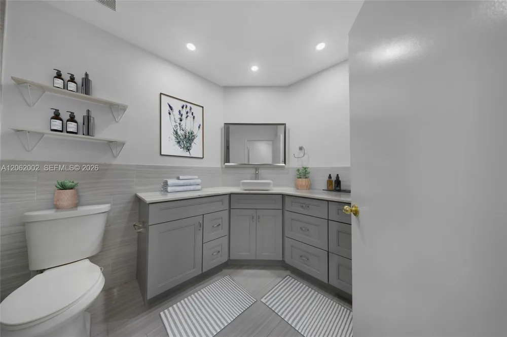 4300 NW 30th St #341 Coconut Creek, FL 33066