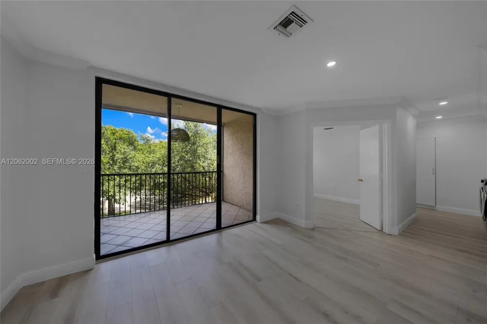4300 NW 30th St #341 Coconut Creek, FL 33066