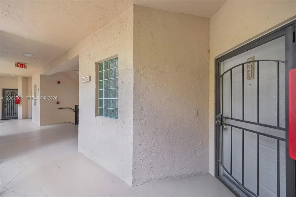 4300 NW 30th St #341 Coconut Creek, FL 33066