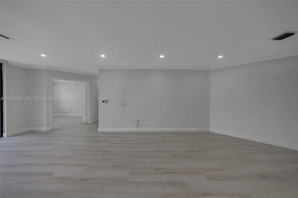 4300 NW 30th St #341 Coconut Creek, FL 33066