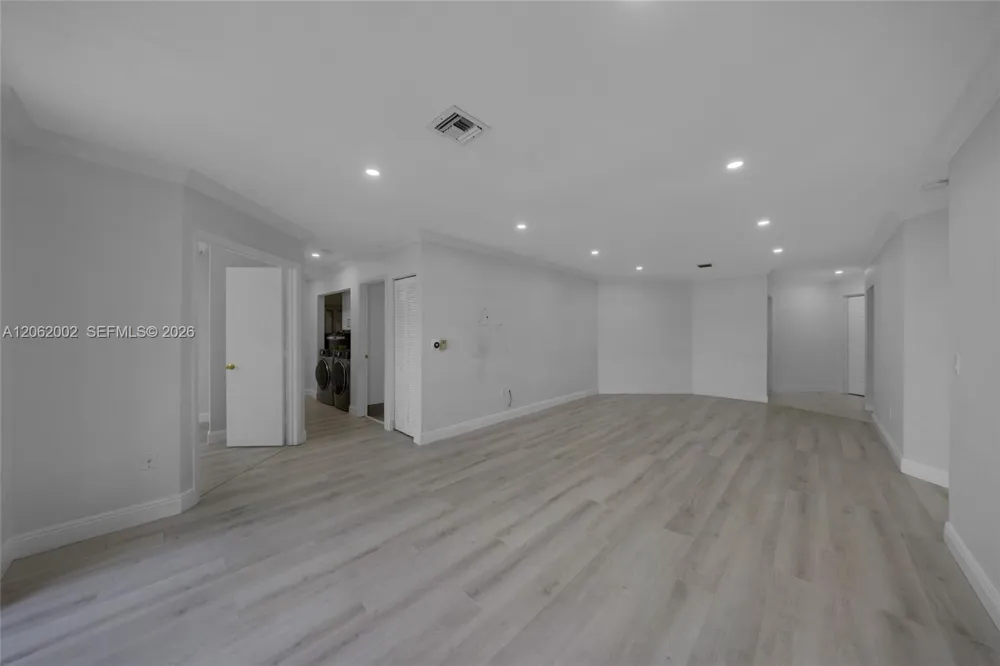 4300 NW 30th St #341 Coconut Creek, FL 33066