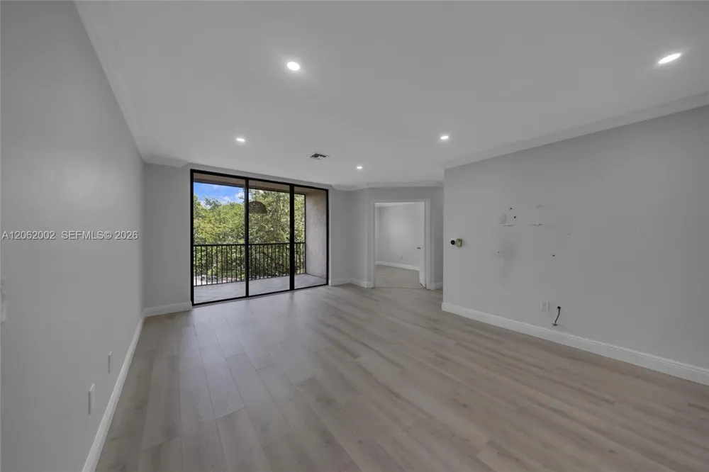 4300 NW 30th St #341 Coconut Creek, FL 33066