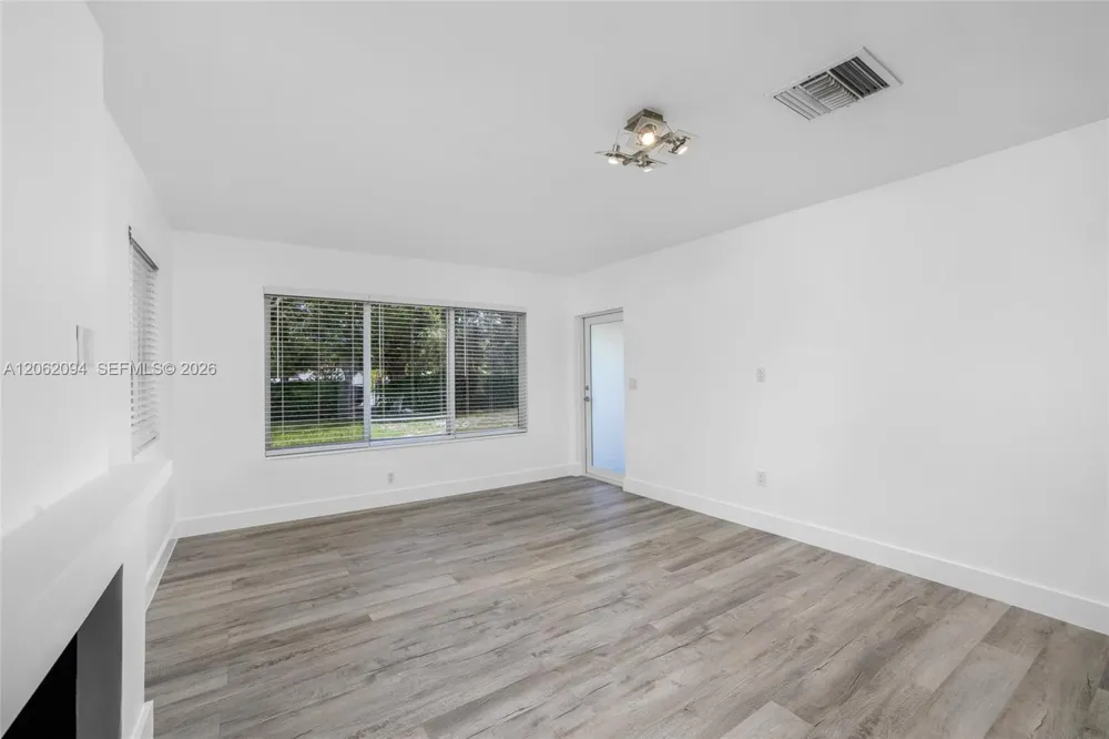 14120 NW 2nd Ave Miami, FL 33168