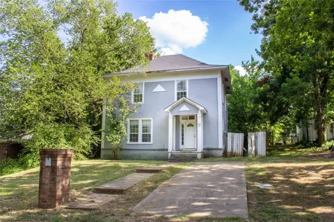 404 E Laurel Street