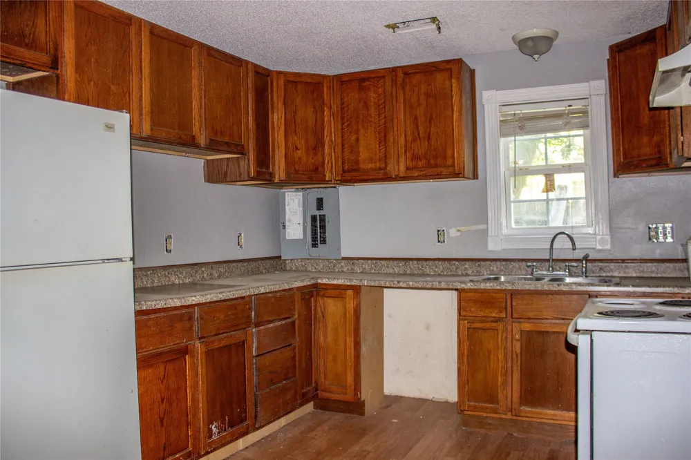 404 E Laurel Street Hugo, OK 74743