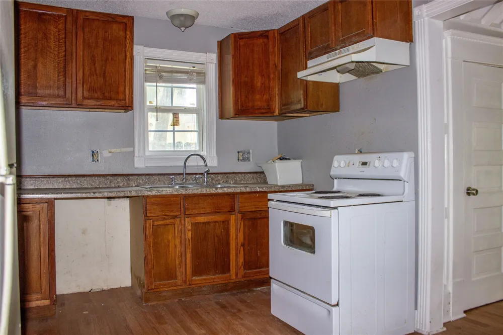404 E Laurel Street Hugo, OK 74743