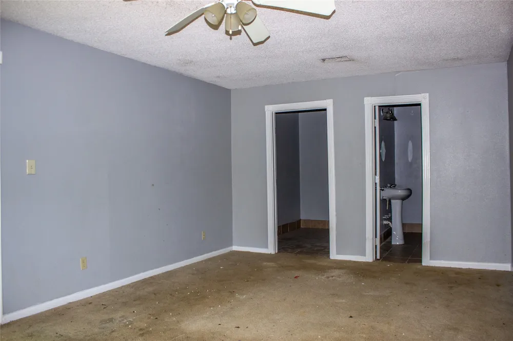404 E Laurel Street Hugo, OK 74743