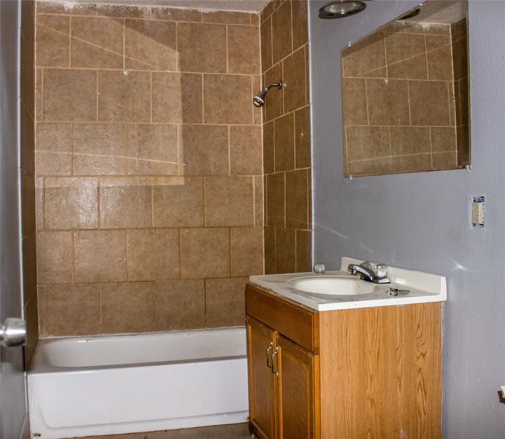 404 E Laurel Street Hugo, OK 74743
