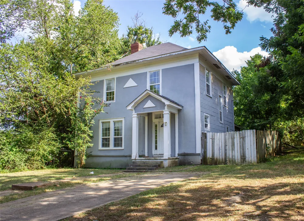 404 E Laurel Street Hugo, OK 74743