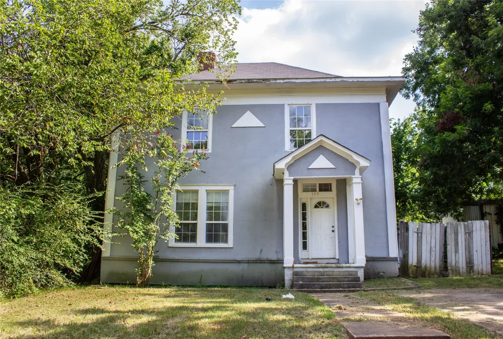 404 E Laurel Street Hugo, OK 74743