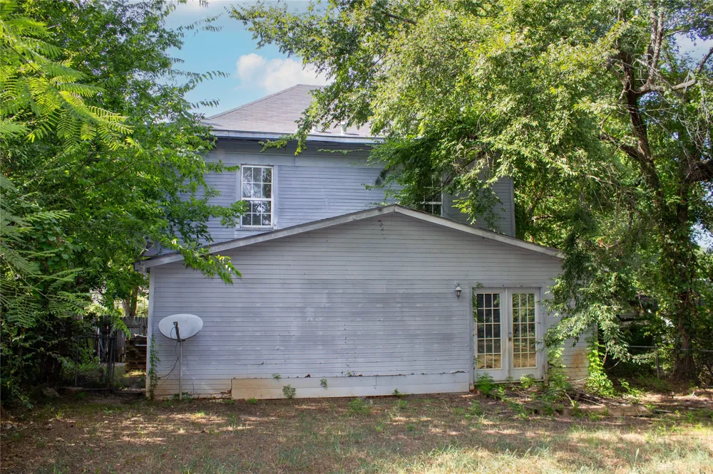 404 E Laurel Street Hugo, OK 74743