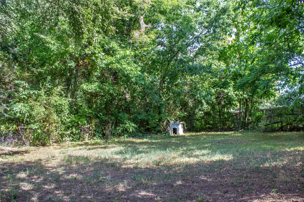 404 E Laurel Street Hugo, OK 74743