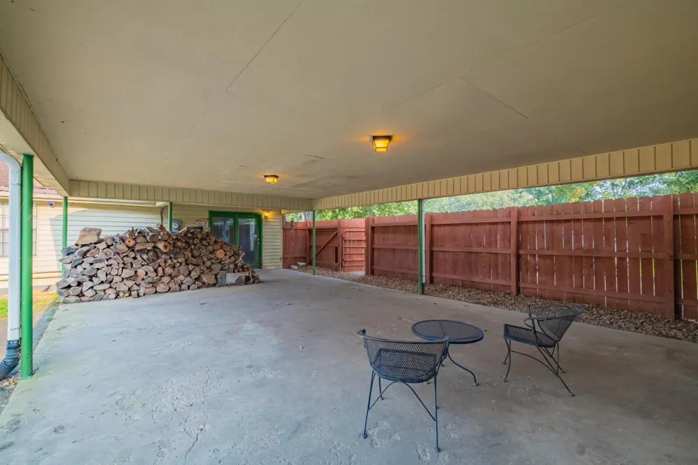 6211 Woodbury Hwy Manchester, TN 37355