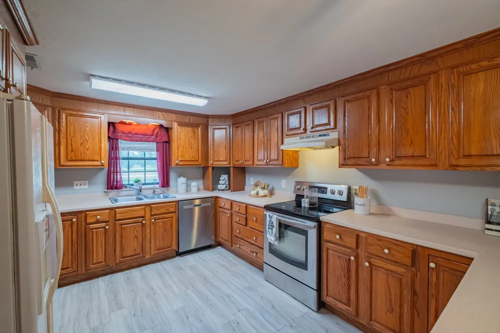 6211 Woodbury Hwy Manchester, TN 37355