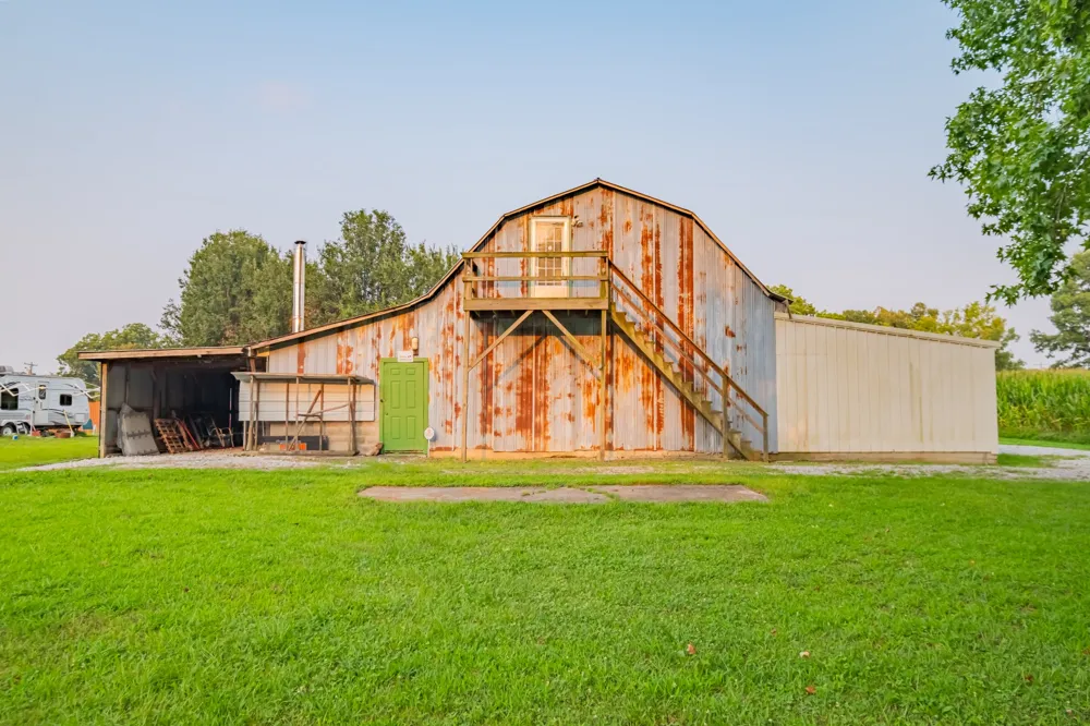 6211 Woodbury Hwy Manchester, TN 37355