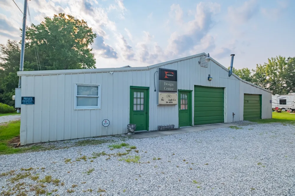 6211 Woodbury Hwy Manchester, TN 37355