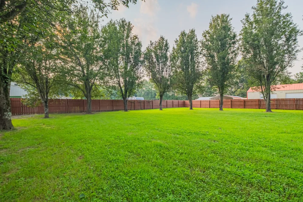 6211 Woodbury Hwy Manchester, TN 37355