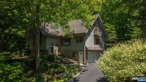 1150 Lakeside Drive