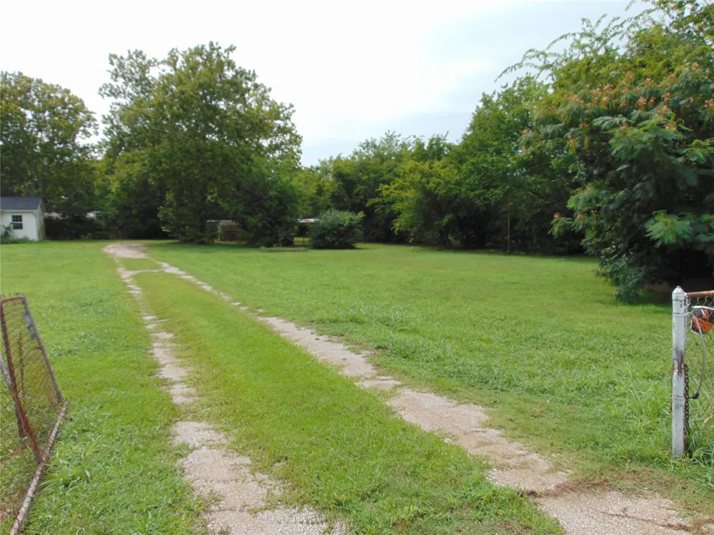 226 Happy Trails Road Ardmore, OK 73401