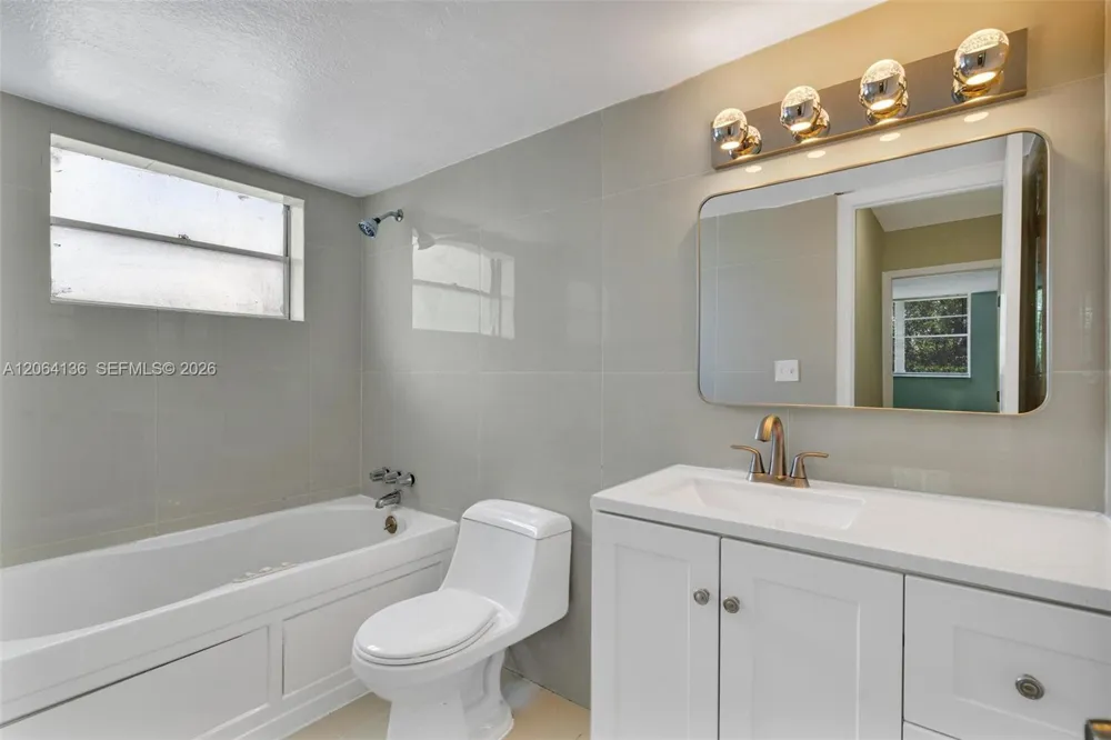 1465 NE 123rd St #416 North Miami, FL 33161