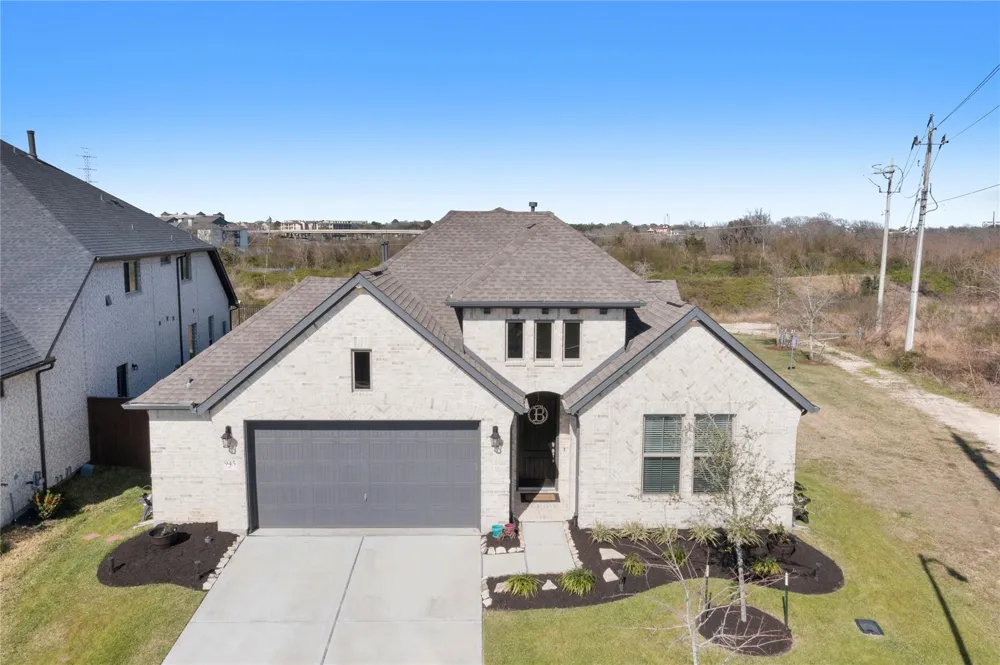 945 Goose Creek Street Webster, TX 77598