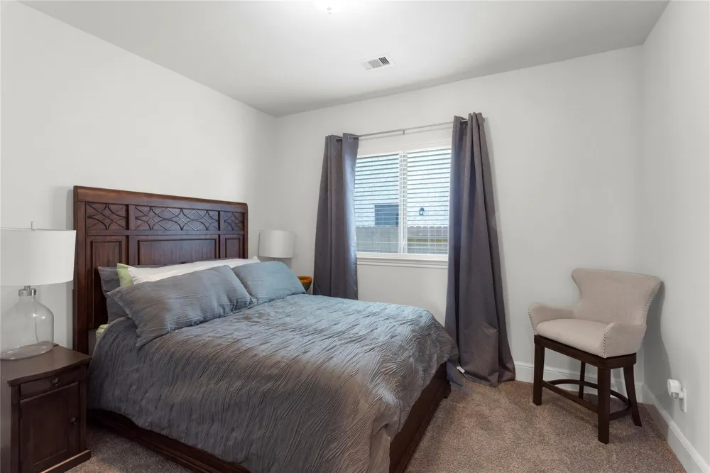 945 Goose Creek Street Webster, TX 77598