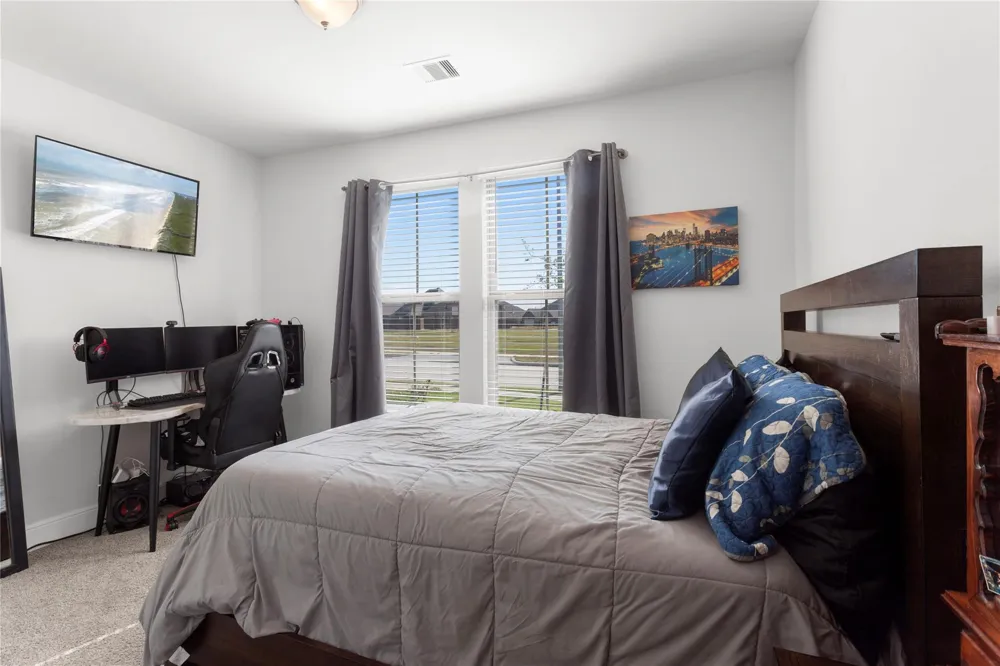 945 Goose Creek Street Webster, TX 77598