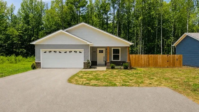 2127 N Royal St Jackson, TN 38305