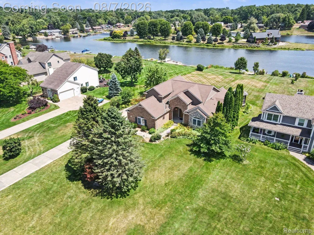 10654 W Braemar Rose Township, MI 48442