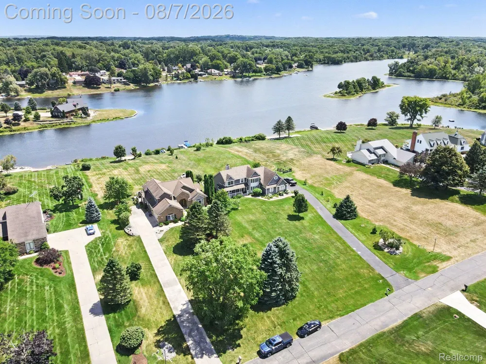10654 W Braemar Rose Township, MI 48442