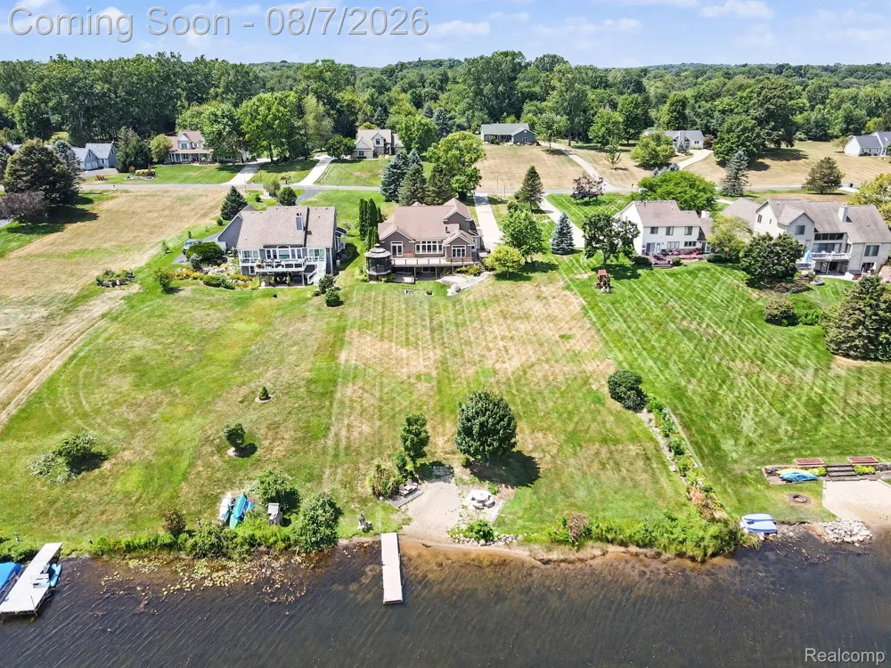 10654 W Braemar Rose Township, MI 48442