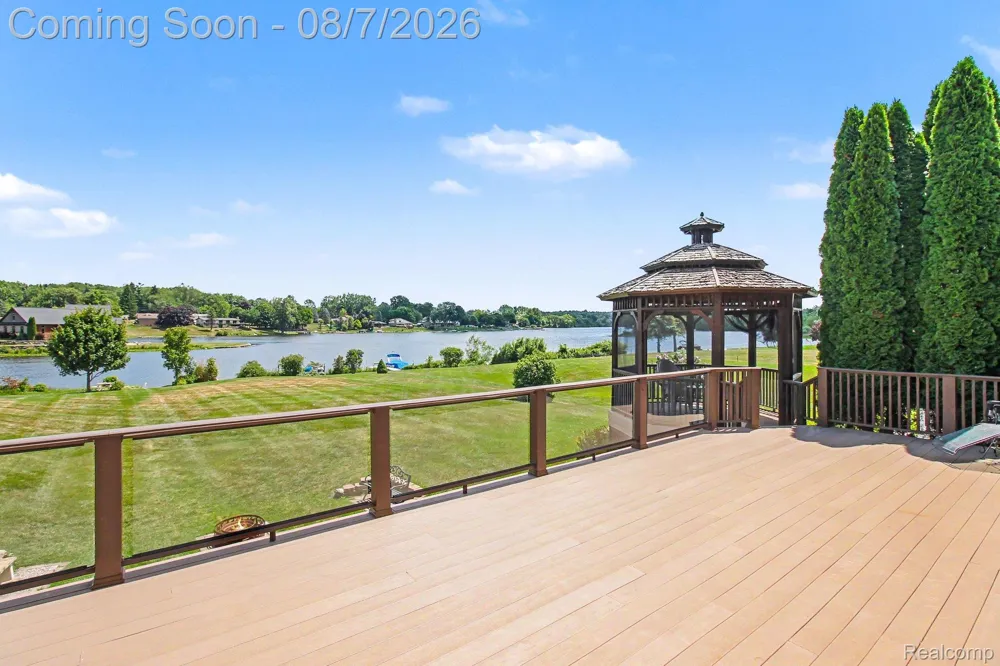 10654 W Braemar Rose Township, MI 48442