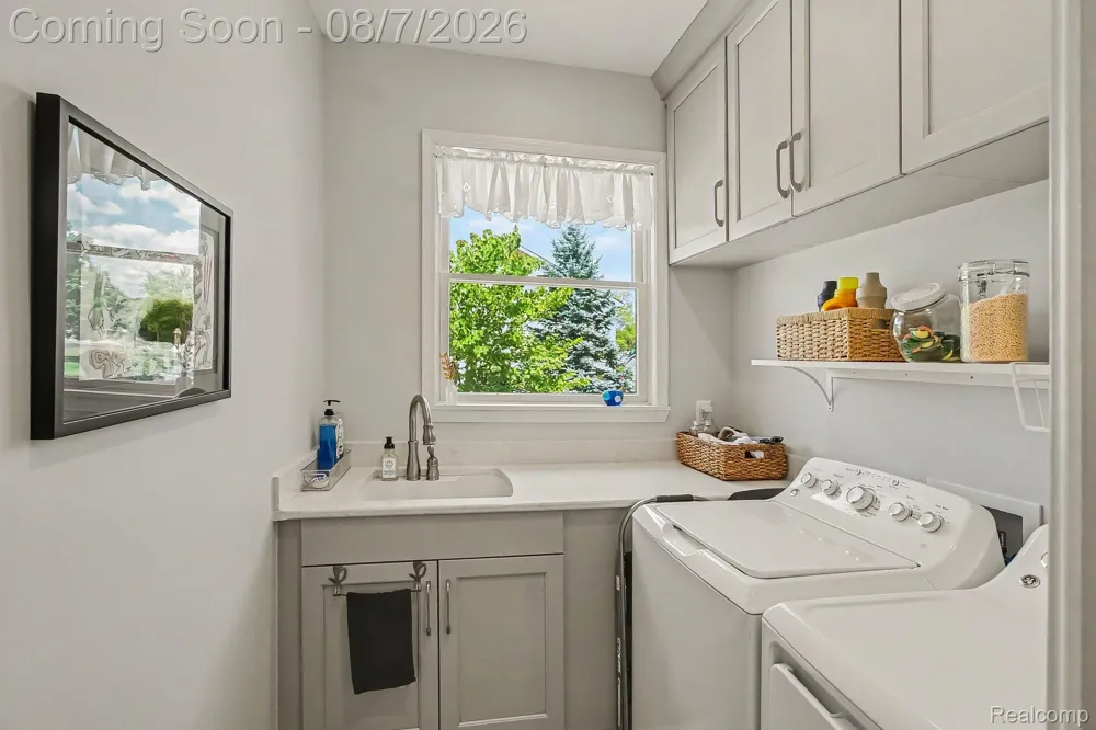 10654 W Braemar Rose Township, MI 48442