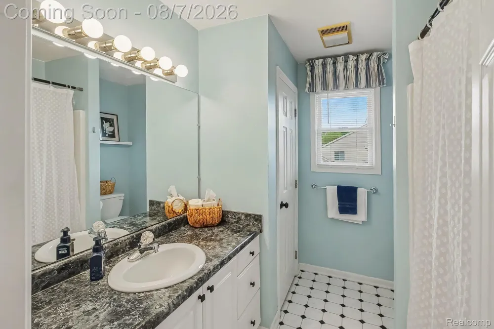 10654 W Braemar Rose Township, MI 48442