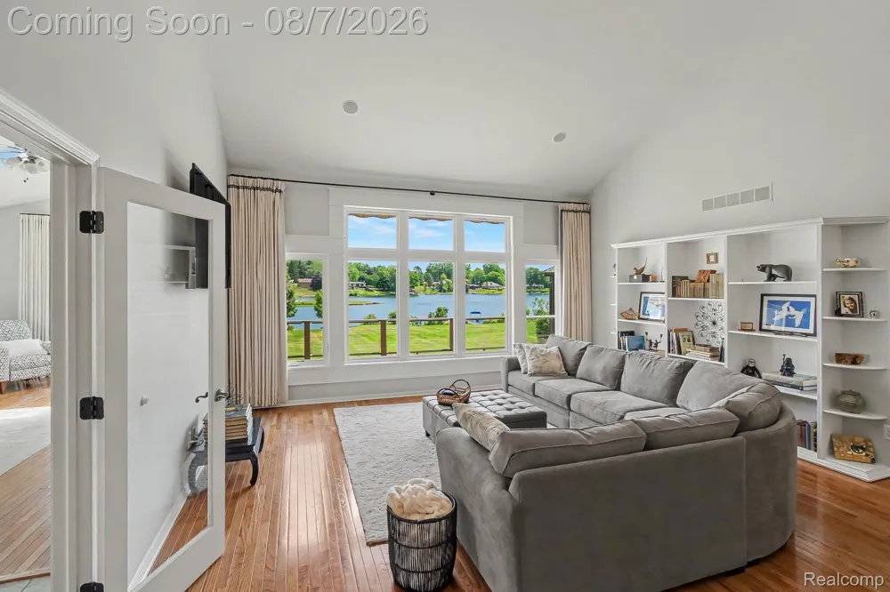 10654 W Braemar Rose Township, MI 48442