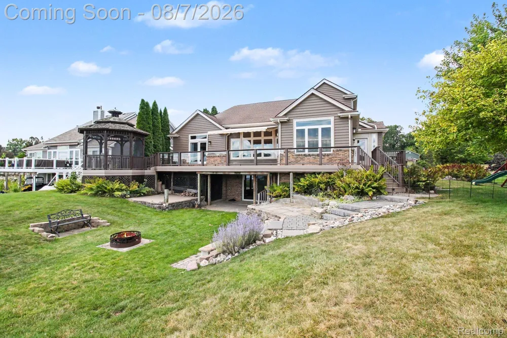 10654 W Braemar Rose Township, MI 48442