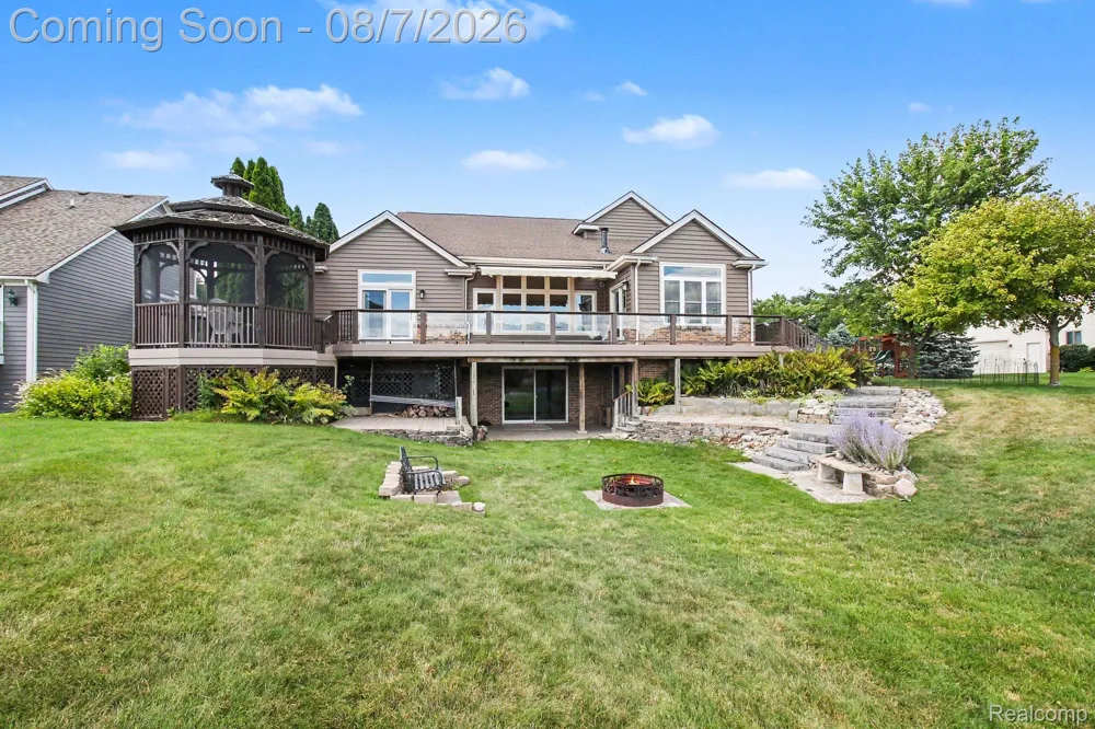10654 W Braemar Rose Township, MI 48442