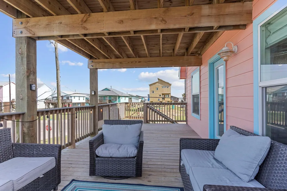 203 Sandpebble Place Surfside Beach, TX 77541