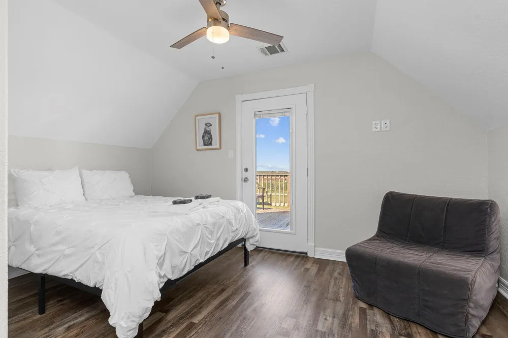 203 Sandpebble Place Surfside Beach, TX 77541