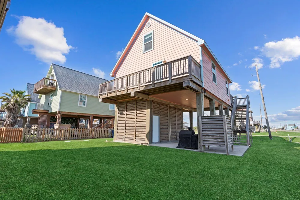 203 Sandpebble Place Surfside Beach, TX 77541
