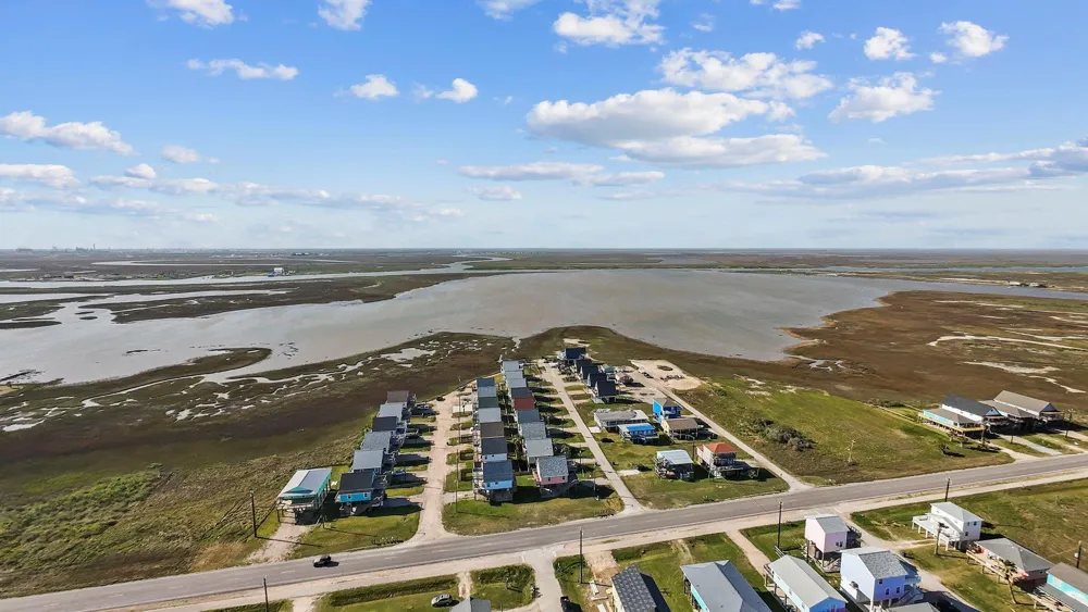 203 Sandpebble Place Surfside Beach, TX 77541