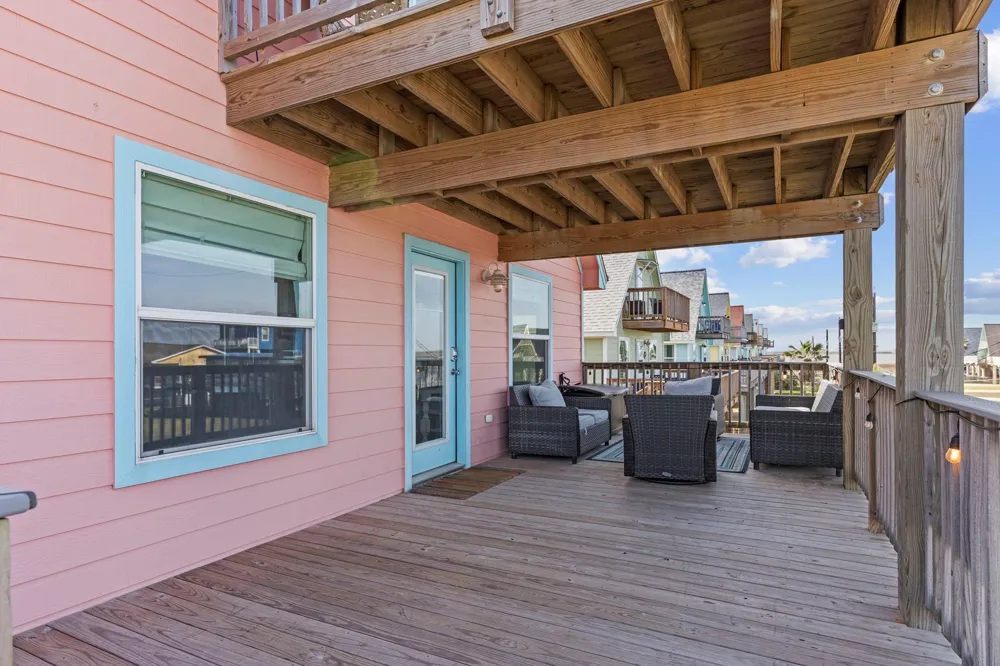 203 Sandpebble Place Surfside Beach, TX 77541